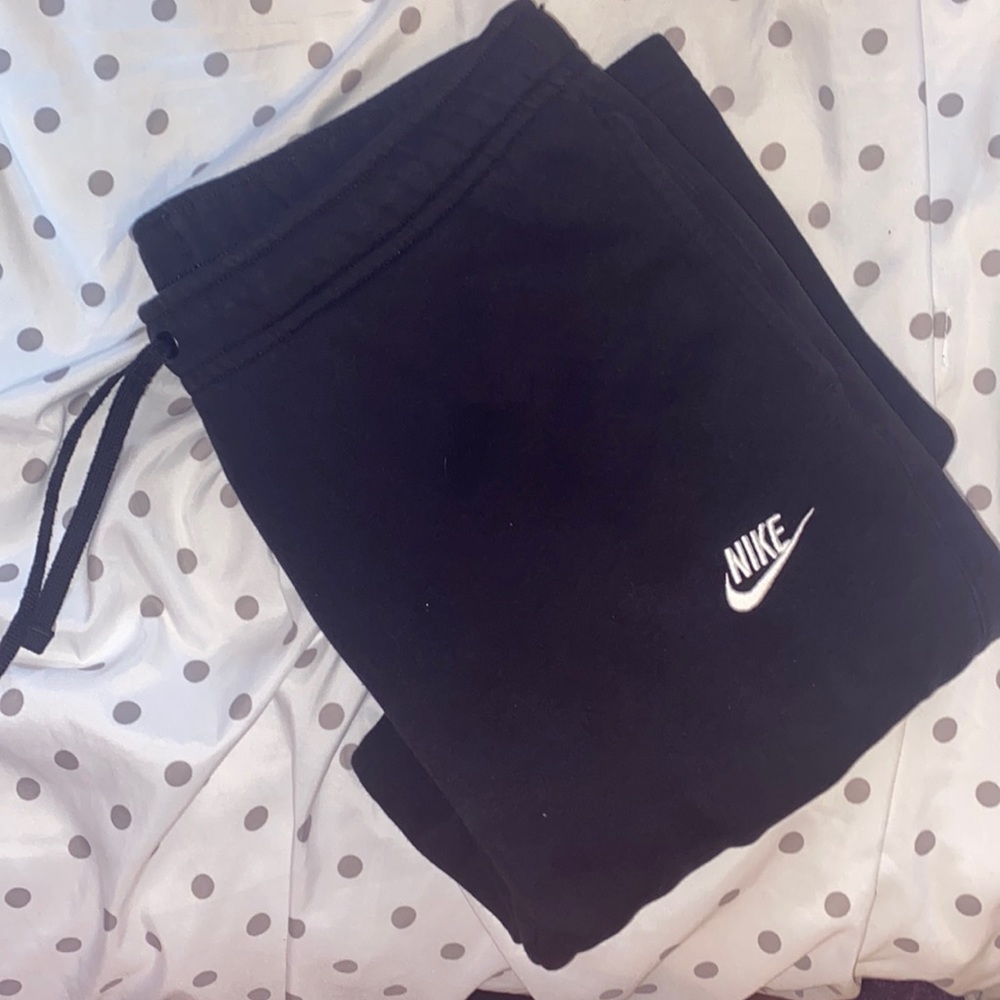straight sweatpants